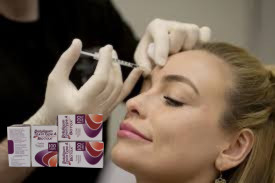 Wstrzyknięcie toksyny botulinowej typu A do twarzy Botox Wstrzyknięcia przeciwzmarszczkom Wypełniacz skórny